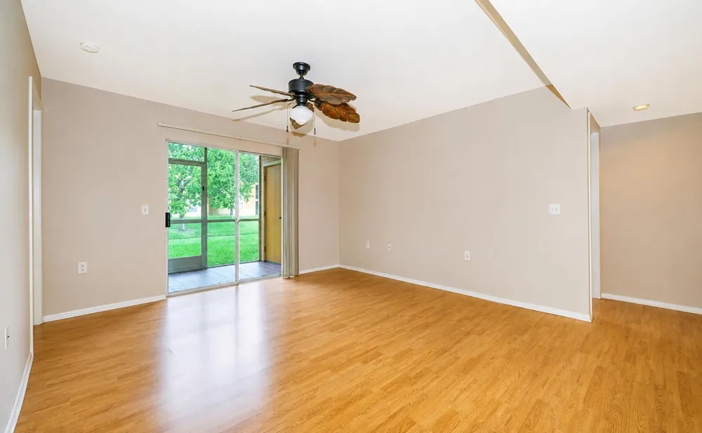 5283 IMAGES CIRCLE #104 Kissimmee, FL 34746