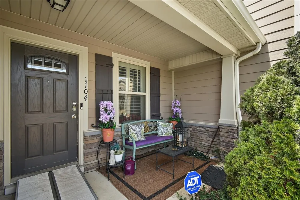 1104 Neeleys Bnd Spring Hill, TN 37174