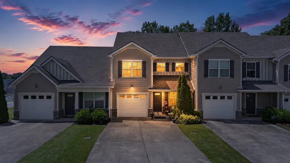 1104 Neeleys Bnd Spring Hill, TN 37174