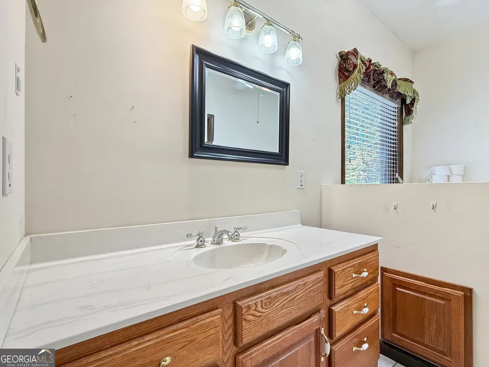 1100 Highway 54 Moreland, GA 30259
