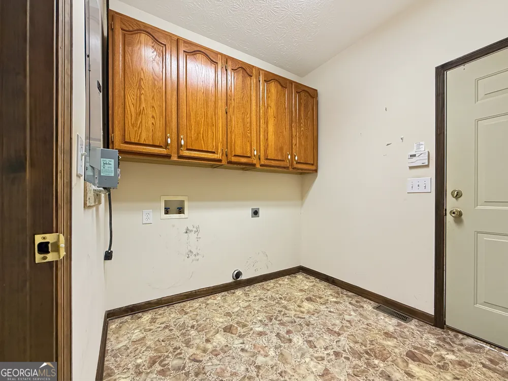 1100 Highway 54 Moreland, GA 30259