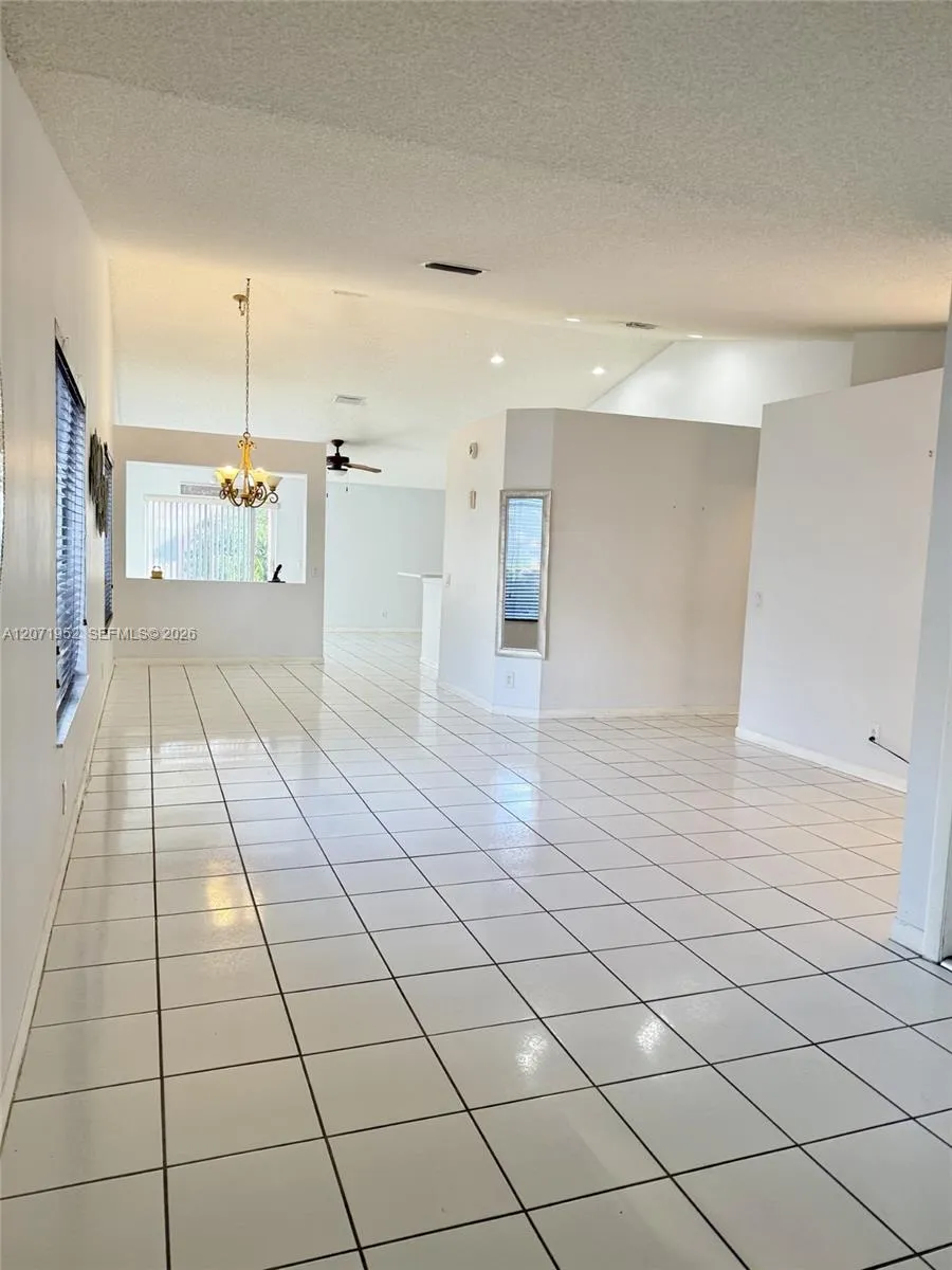 4340 Pine Ridge Ct Weston, FL 33331