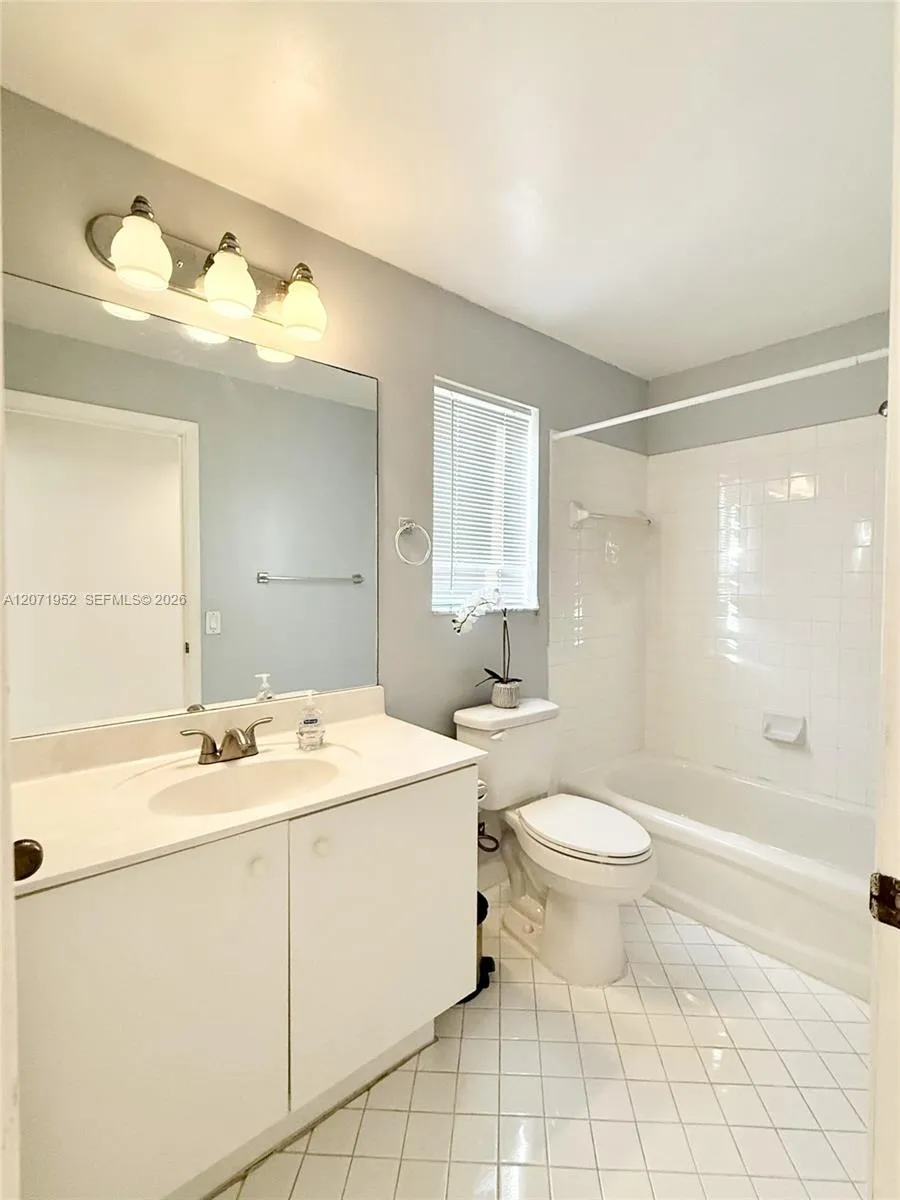 4340 Pine Ridge Ct Weston, FL 33331