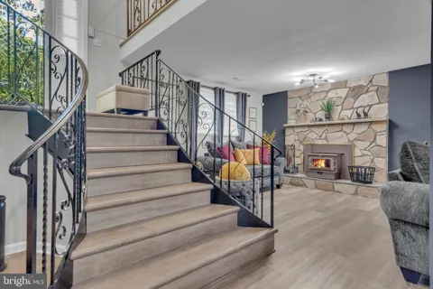 8205 SEVEN PINES LN