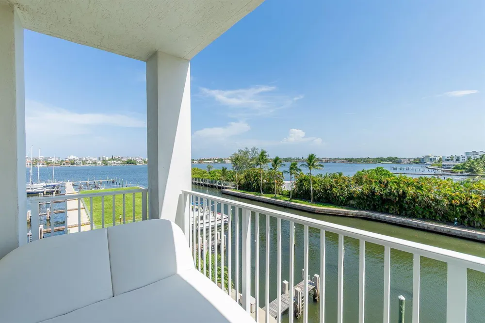 806 E Windward Way #424 Lantana, FL 33462