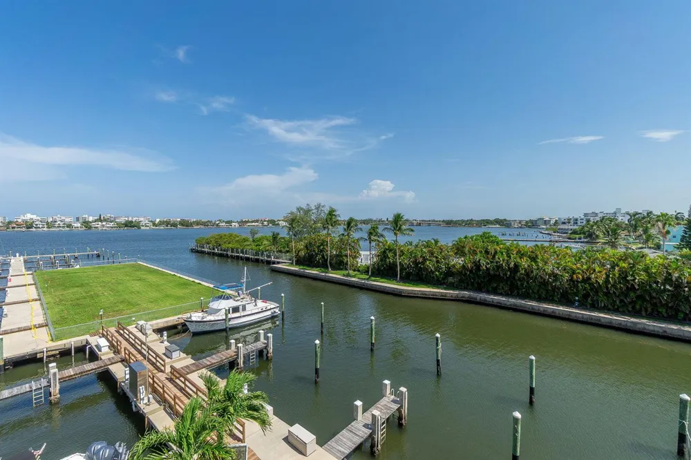 806 E Windward Way #424 Lantana, FL 33462