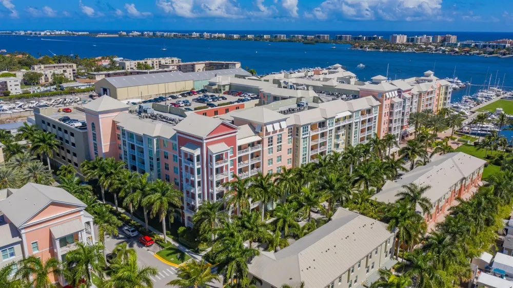 806 E Windward Way #424 Lantana, FL 33462