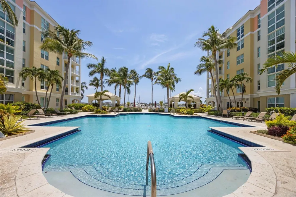 806 E Windward Way #424 Lantana, FL 33462