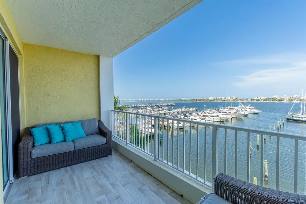 806 E Windward Way #424 Lantana, FL 33462
