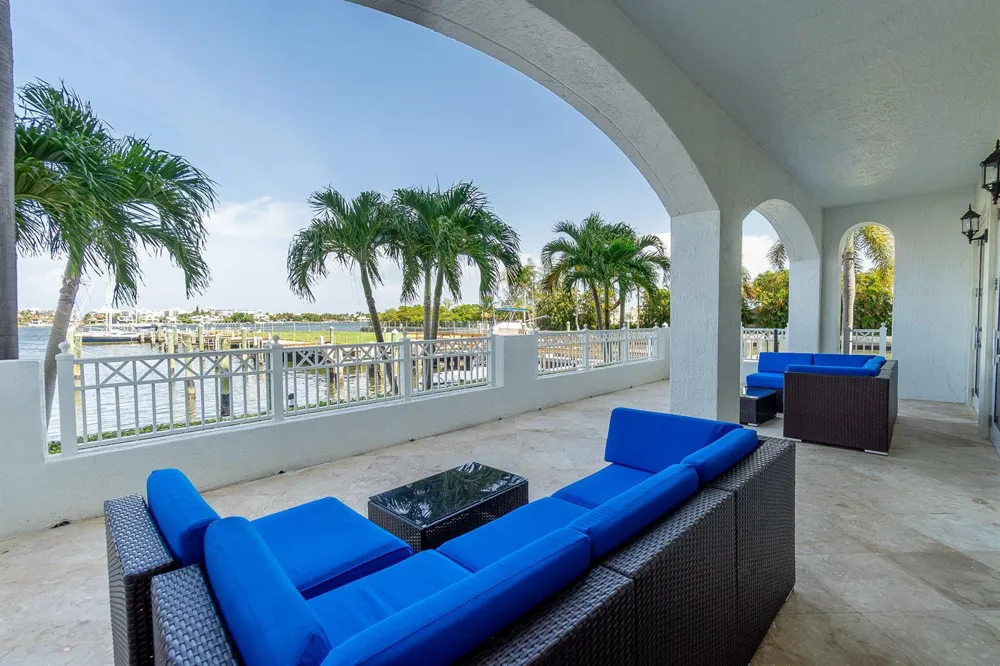 806 E Windward Way #424 Lantana, FL 33462