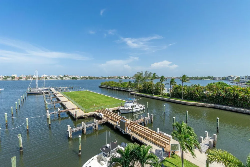 806 E Windward Way #424 Lantana, FL 33462