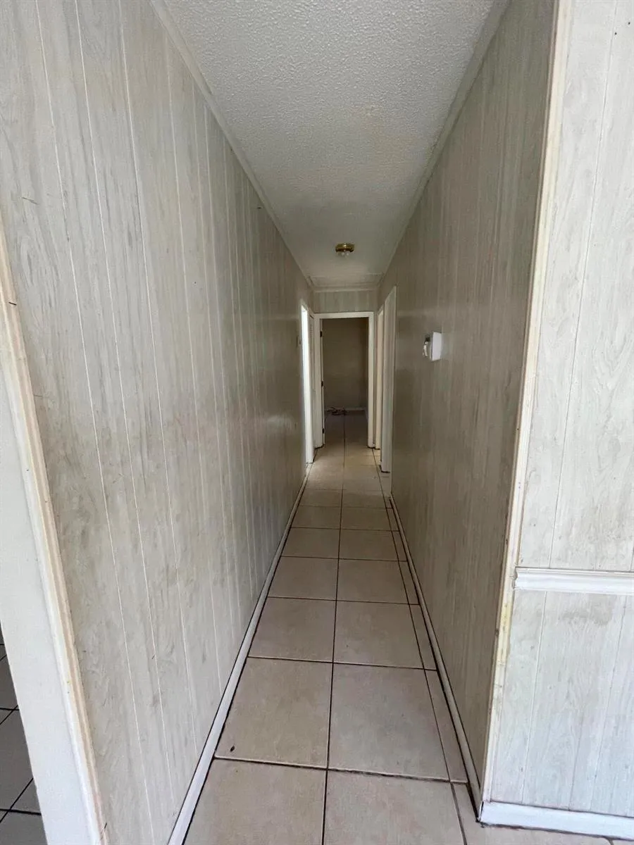 2801 AVENUE E Fort Pierce, FL 34947