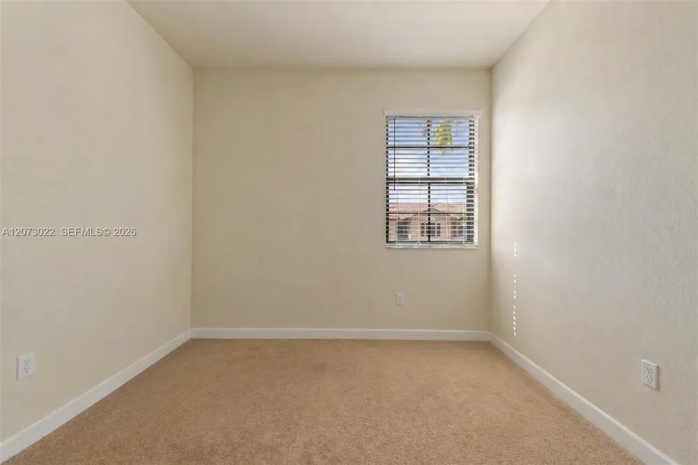 8881 W 35th Ln Hialeah, FL 33018