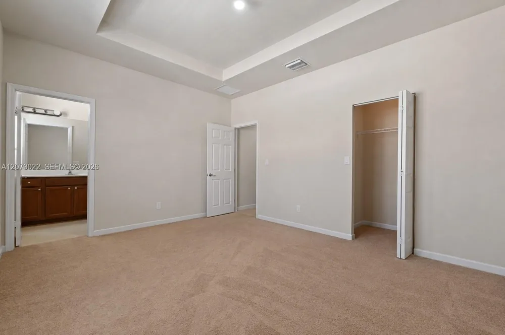 8881 W 35th Ln Hialeah, FL 33018