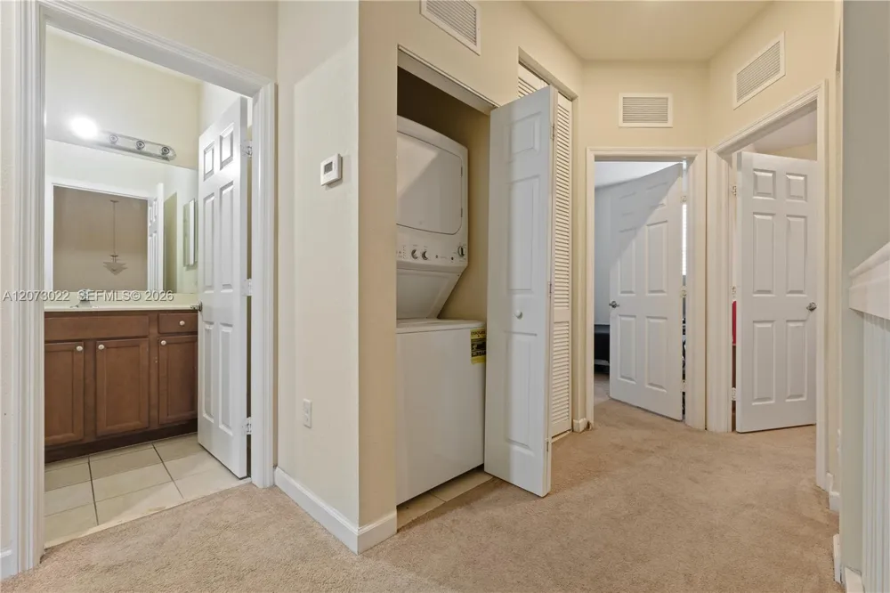 8881 W 35th Ln Hialeah, FL 33018