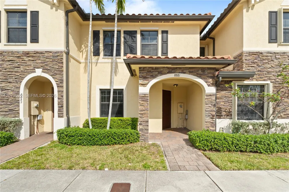 8881 W 35th Ln Hialeah, FL 33018