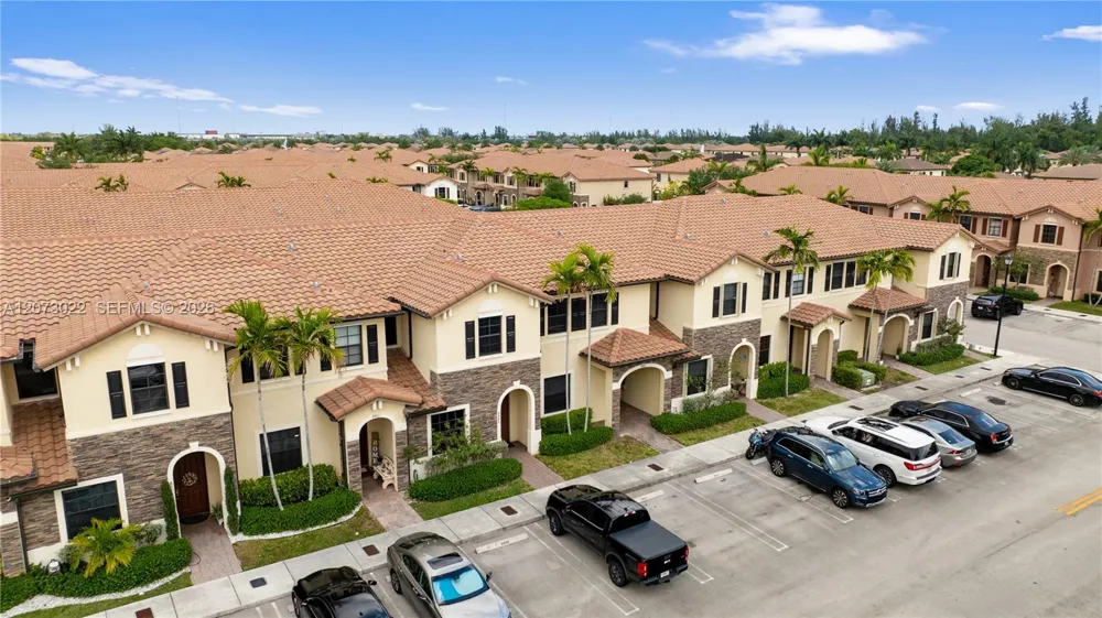 8881 W 35th Ln Hialeah, FL 33018