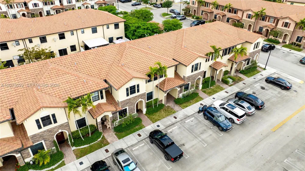 8881 W 35th Ln Hialeah, FL 33018