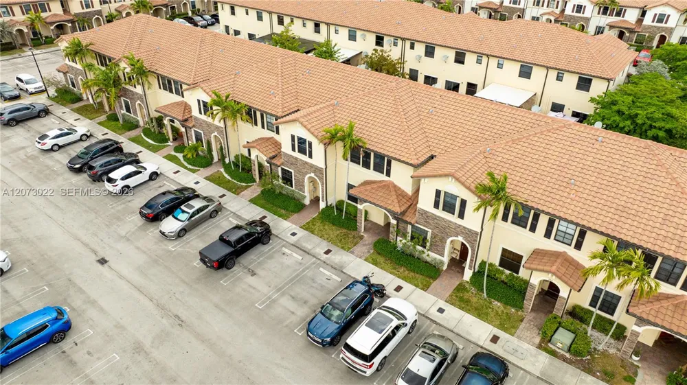 8881 W 35th Ln Hialeah, FL 33018