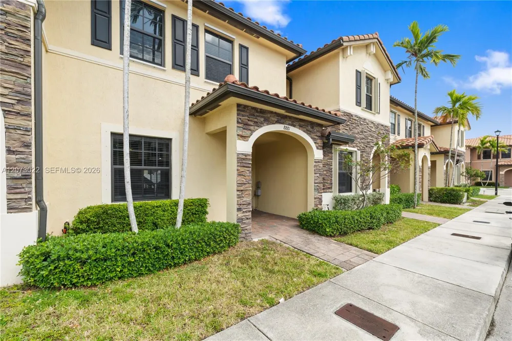 8881 W 35th Ln Hialeah, FL 33018
