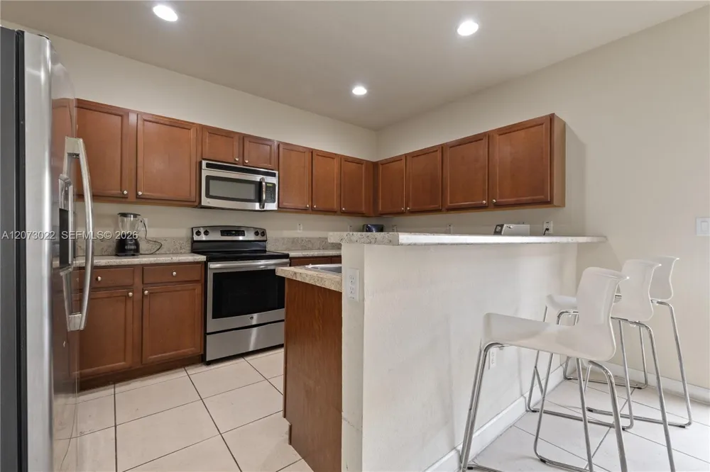 8881 W 35th Ln Hialeah, FL 33018