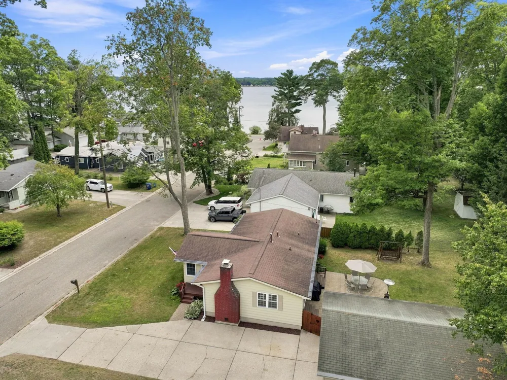 133 Winona Place Cadillac City, MI 49601