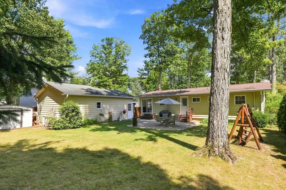 133 Winona Place Cadillac City, MI 49601