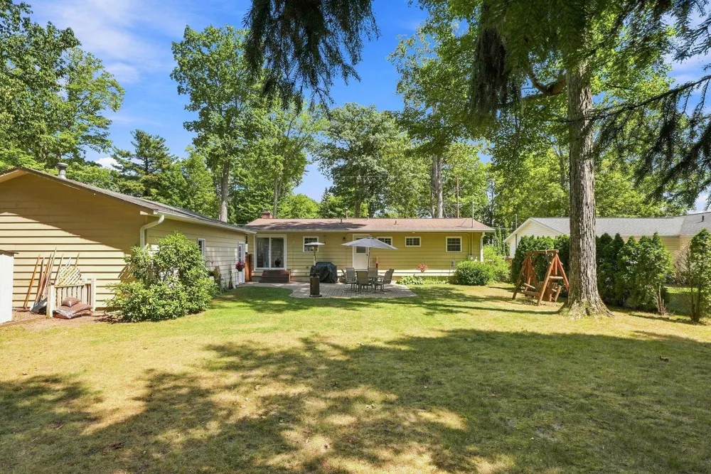 133 Winona Place Cadillac City, MI 49601