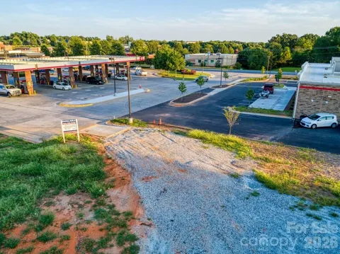 690 River Highway #2