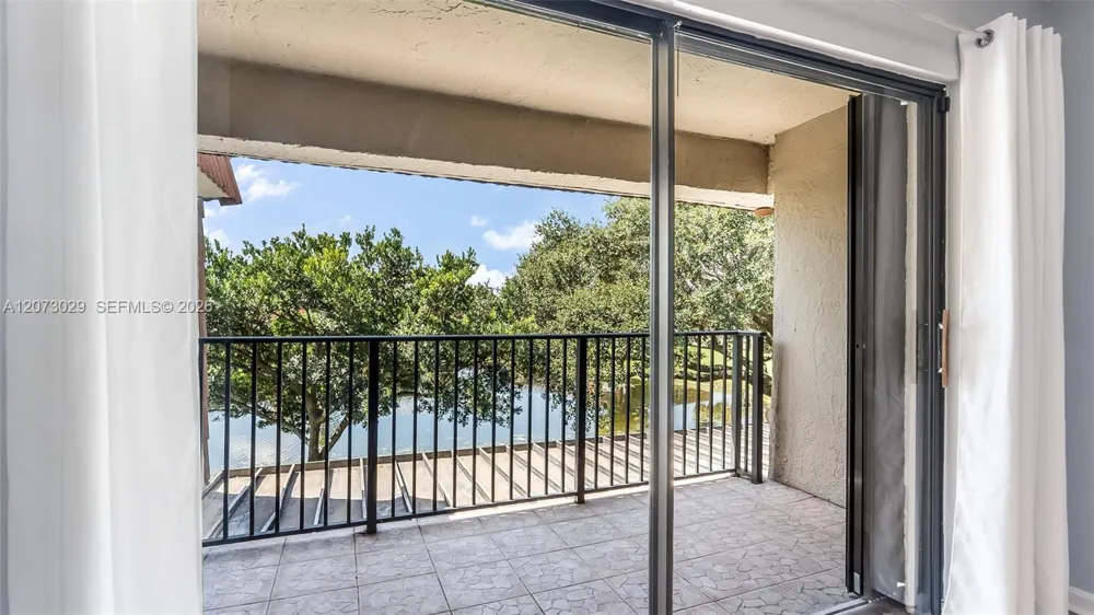 11112 Harmony Lake Cir Davie, FL 33324
