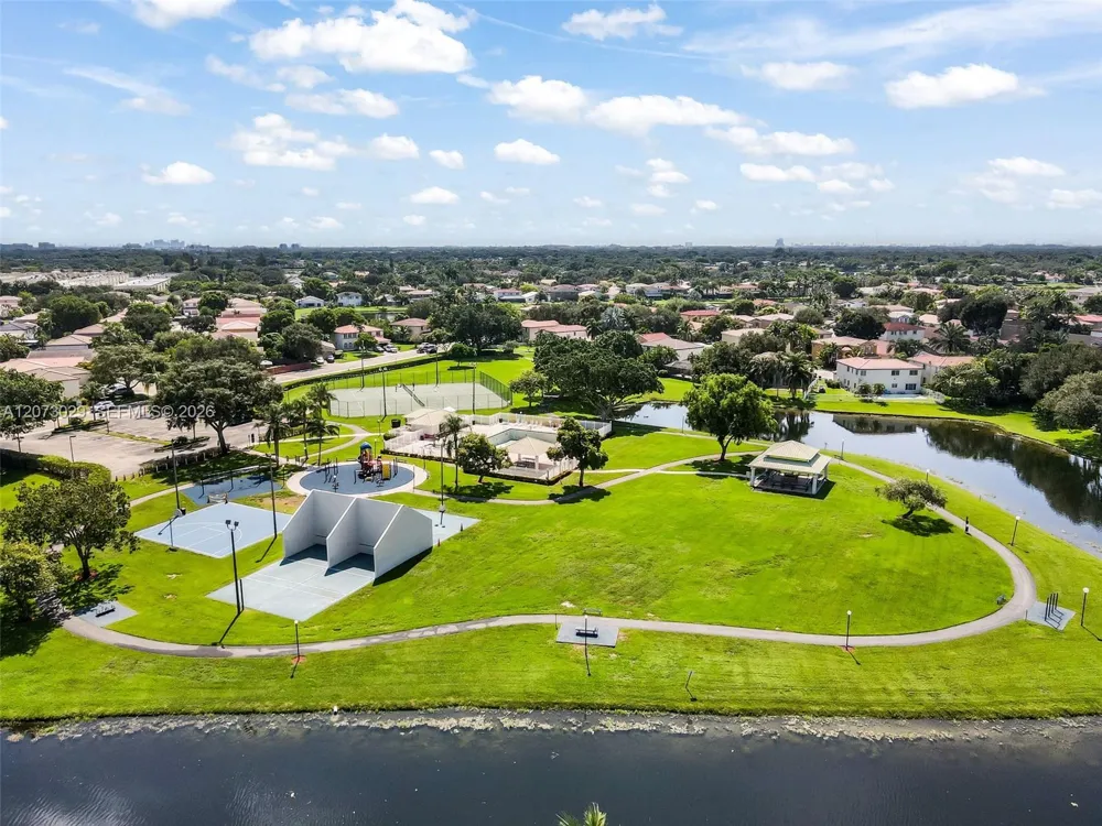 11112 Harmony Lake Cir Davie, FL 33324