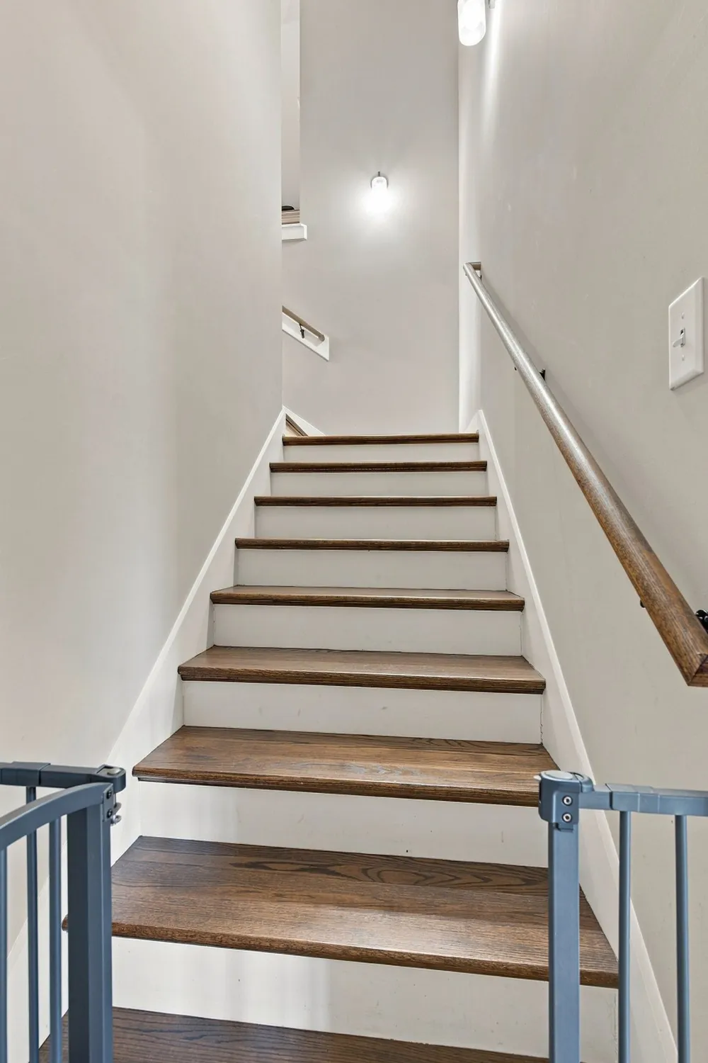 6023 W Mayflower Ct Greenbrier, TN 37073