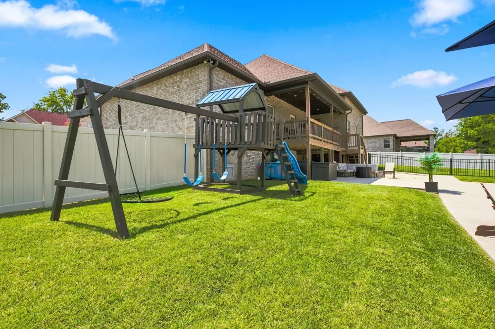 6023 W Mayflower Ct Greenbrier, TN 37073