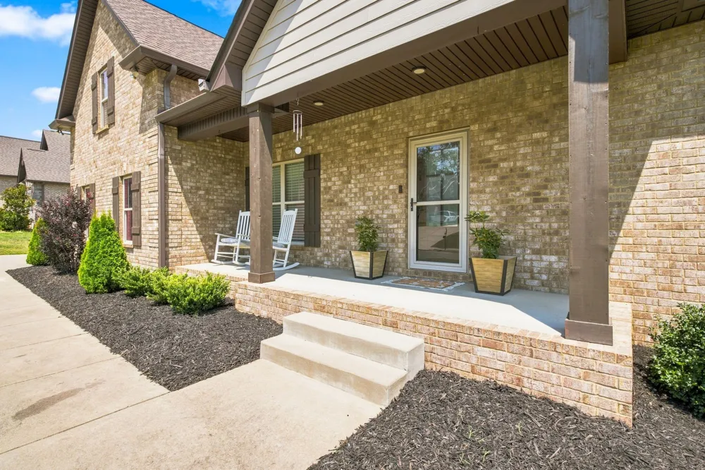 6023 W Mayflower Ct Greenbrier, TN 37073