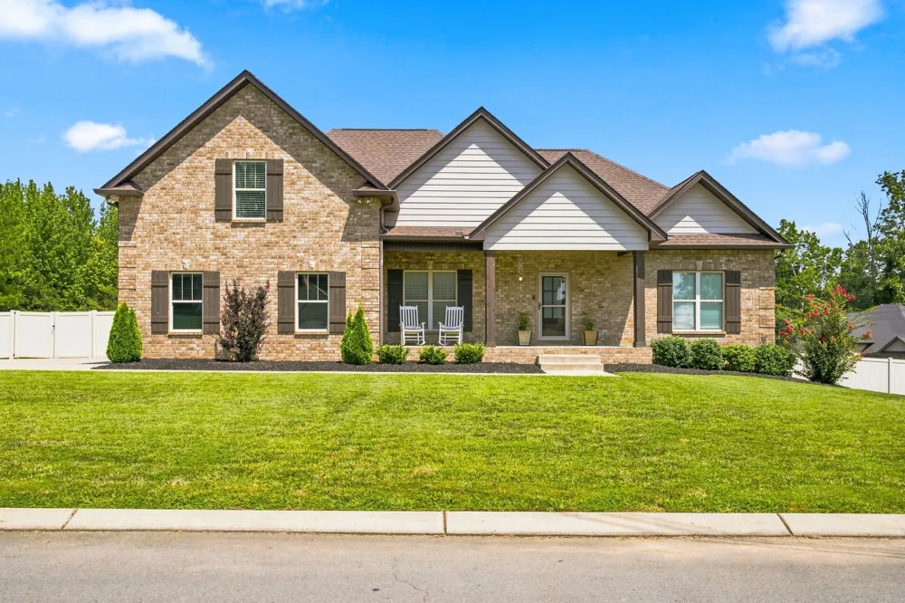 6023 W Mayflower Ct Greenbrier, TN 37073
