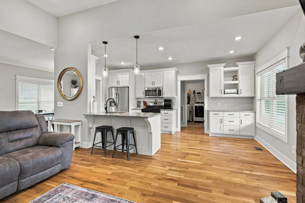 6023 W Mayflower Ct Greenbrier, TN 37073
