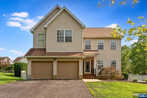 23 Crescent Road