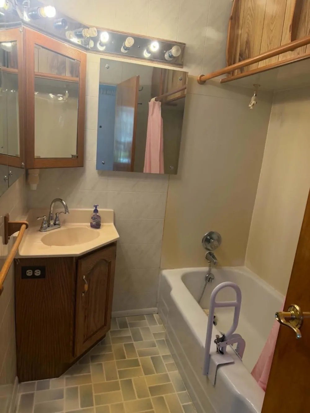 1820 SE Boutell Road Essexville, MI 48732