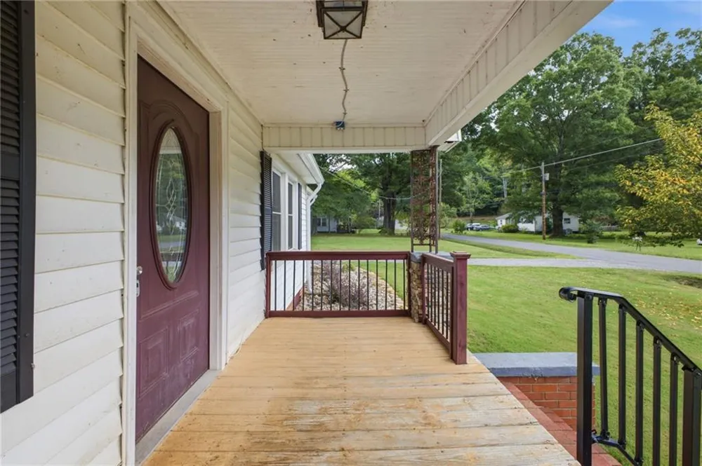 38 Nelson Street SE Silver Creek, GA 30173
