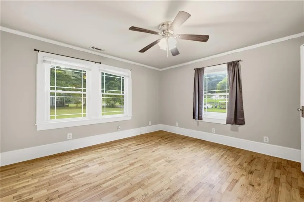38 Nelson Street SE Silver Creek, GA 30173