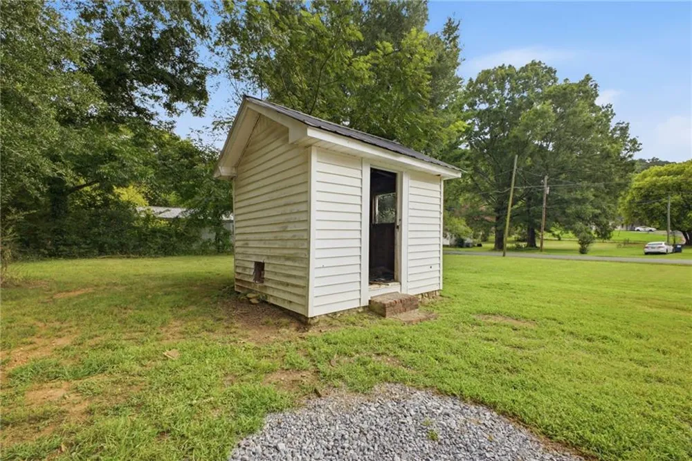 38 Nelson Street SE Silver Creek, GA 30173