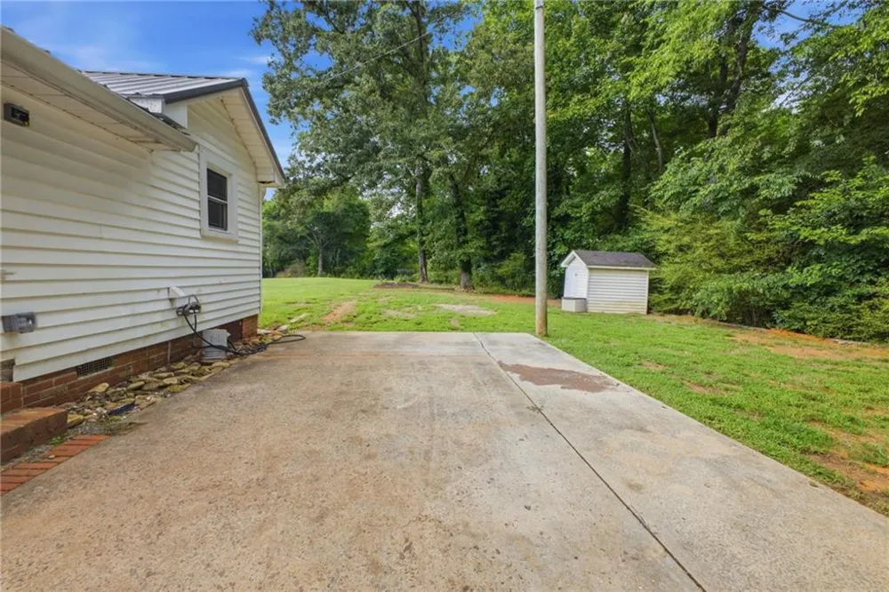 38 Nelson Street SE Silver Creek, GA 30173