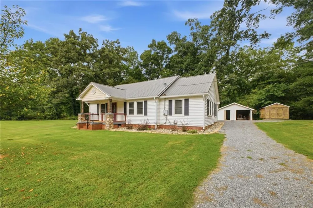 38 Nelson Street SE Silver Creek, GA 30173
