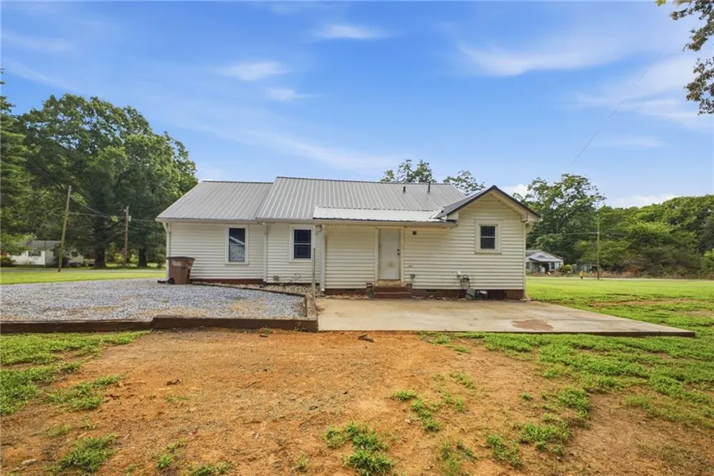 38 Nelson Street SE Silver Creek, GA 30173