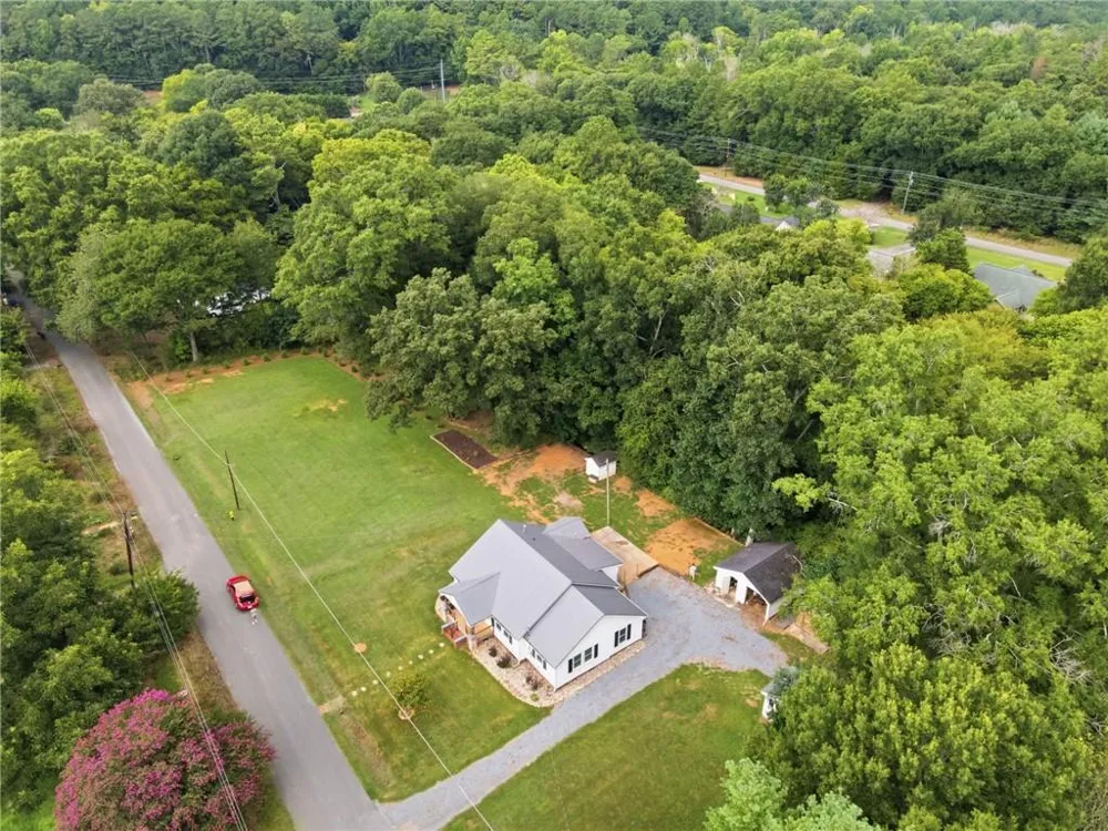 38 Nelson Street SE Silver Creek, GA 30173