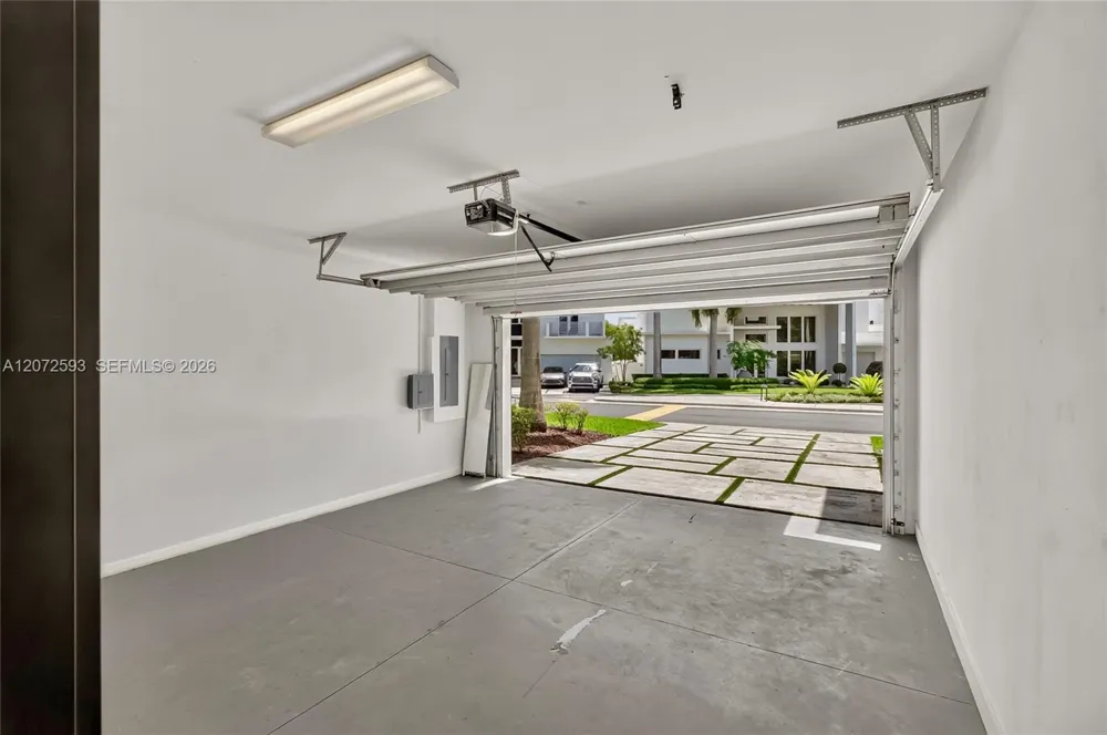 3460 NW 84th Ave Doral, FL 33122