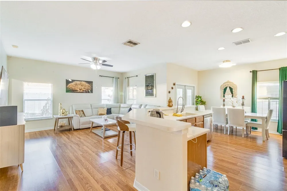 763 STAR POINTE DRIVE Seffner, FL 33584