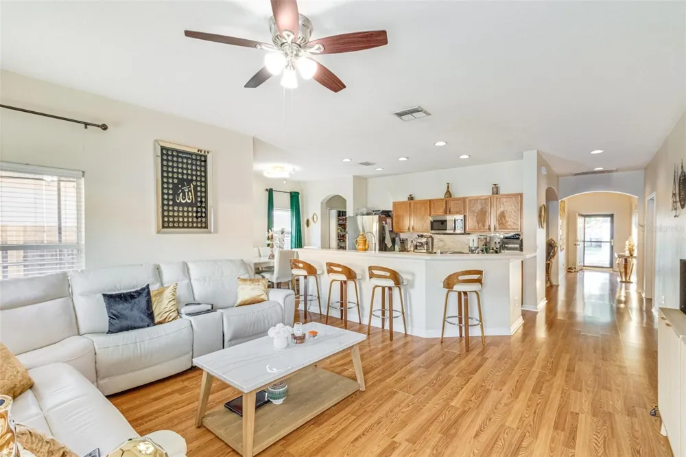 763 STAR POINTE DRIVE Seffner, FL 33584