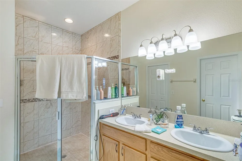 763 STAR POINTE DRIVE Seffner, FL 33584