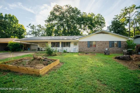 2044 Country Club Drive